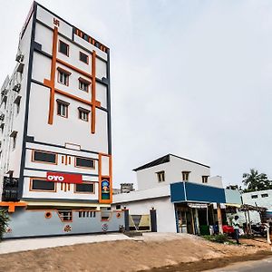 Oyo Pramukh Heights Ξενοδοχείο Gannavaram Exterior photo