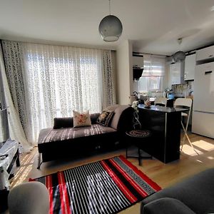 Lovely Apartment In Kucukyali Κωνσταντινούπολη Exterior photo
