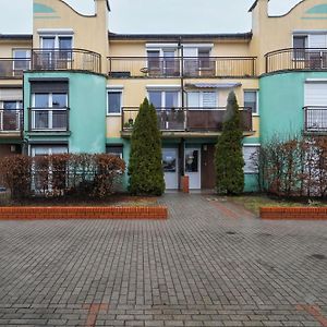 Dwupoziomowy Apartament Zmigrodzka Z Tarasem W Poznaniu By Renters Διαμέρισμα Exterior photo