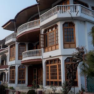 Hotel Akbar At Dal Lake Σριναγκάρ Exterior photo