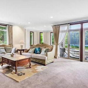 Countryside Zen Estate With Sea Views And Pool Βίλα Whitford Exterior photo