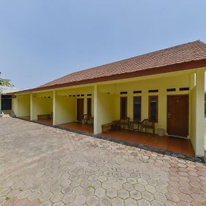 Reddoorz At Pondok Winagung Ciwidey Ξενοδοχείο Exterior photo
