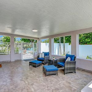 The Gardens - Luxury Retreat With Pool & Game Room Miami Gardens Exterior photo