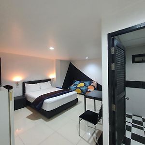 @Room Apartment Μπανγκόκ Exterior photo
