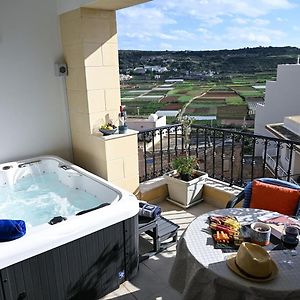 Ta'Lonza Luxury Near Goldenbay With Hot Tub App3 Διαμέρισμα Mellieħa Exterior photo