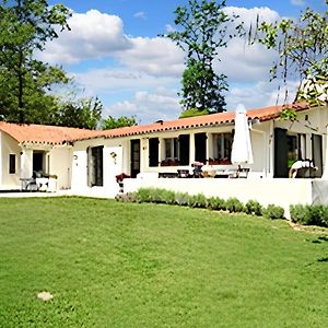 Villa De 3 Chambres Avec Piscine Partagee Sauna Et Jardin Clos A Ecuras Exterior photo