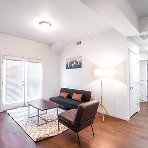 Fully Furnished 3Bdrm Apt 13 Min Walk From Unc Διαμέρισμα Greeley Exterior photo