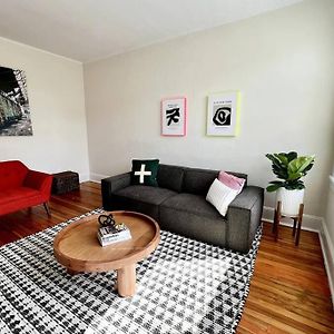 Fun & Funky 2Br In Downtown Πρίνστον Exterior photo