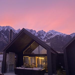 Luxury Alpine Retreat With A Hot Tub Βίλα Frankton Exterior photo