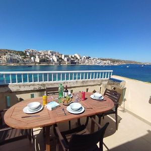 Blue Harbour Seafront Penthouse With Large Terrace With Panoramic Sea Views - By Getawaysmalta Διαμέρισμα Σεντ Πόλς Μπέι Exterior photo