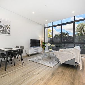 Burwood Stunny Apt With Parking Train&Shopping Διαμέρισμα Σίδνεϊ Exterior photo