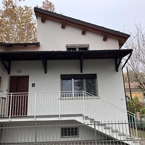 Casa Nuova E Spaziosa In Centro Μεντιτσίνα Exterior photo