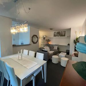 Elegant Relax Suite Near Center Fair Lake Garda Βερόνα Exterior photo