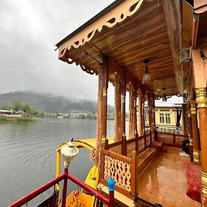 Houseboat New Jahangir And Morning Car Σριναγκάρ Exterior photo
