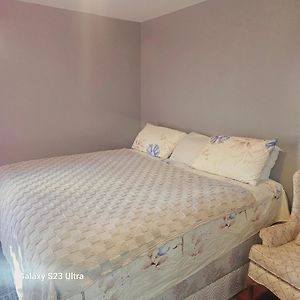 Divine Villa King Bed A With Private Bathroom 6 Mins To Airport And Penn Station Irvington Exterior photo