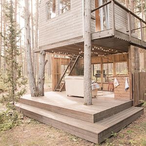 A Cozy Treehouse For Two Βίλα Orissaare Exterior photo