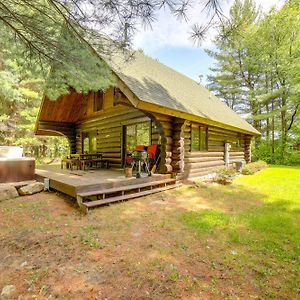 Secluded Log Cabin In Nw Michigan Hot Tub And Deck Βίλα Evart Exterior photo