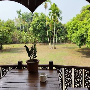 Golf-Centric Thai House And Garden Τσιάνγκ Μάι Exterior photo