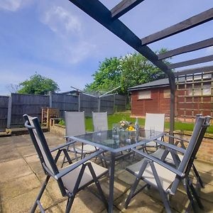 Epping Haven With Garden Oasis Pass The Keys Βίλα Loughton  Exterior photo