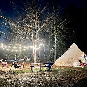 Stunning 1-Bed Glamping Tent In Κλίβελαντ Exterior photo