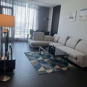 Modern Luxurious Apartment Μανάμα Exterior photo