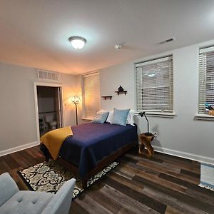 Cute + Cozy Studio At The Inman - 207 Διαμέρισμα Σαμπέιν Exterior photo