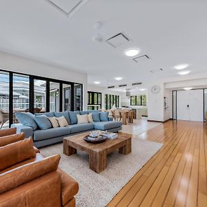 Penthouse Living At The Port Of Airlie Διαμέρισμα Airlie Beach Exterior photo