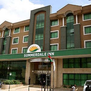 Summerdale Inn Ναϊρόμπι Exterior photo