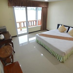 Techno Riverview Resort Kamphaeng Phet Room photo