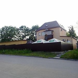 Dlya Vseh Motel Kamianets-Podilskyi Exterior photo