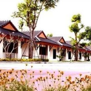 Bangrak Resort Nakhon Sawan Exterior photo