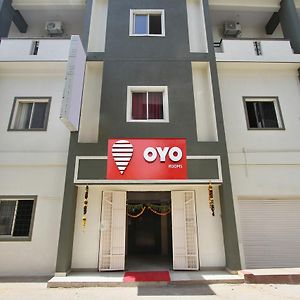 Oyo 9060 Sri Sai Guest Inn Μπανγκαλόρ Exterior photo