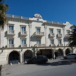 Al Boschetto Ξενοδοχείο Castel Volturno Exterior photo