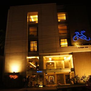 The Royale Senate, Hebbal, Bengaluru Ξενοδοχείο Exterior photo