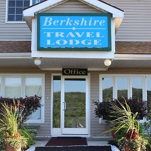 Berkshire Travel Lodge Canaan Exterior photo