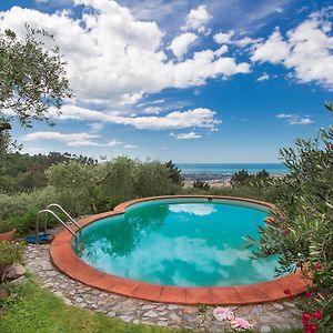 Holiday Home Villa Poggiobello By Interhome Μάσσα Exterior photo