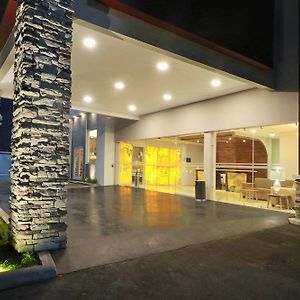 Bluu Hotel Aeropuerto Monclova-Frontera Exterior photo
