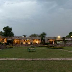 Neemrana'S - Deo Bagh Ξενοδοχείο Gwalior Exterior photo
