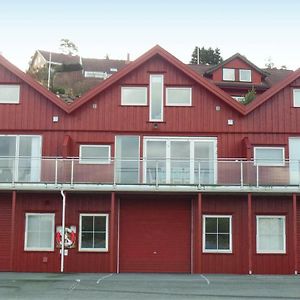 Stunning Apartment In Lindesnes With Kitchen Gare Exterior photo