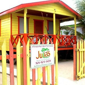 Julia'S Cabanas Ξενοδοχείο Placencia Exterior photo