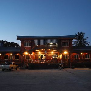 Arung Hayat Semporna Resort Exterior photo