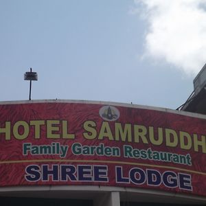 Samruddhi And Shree Inn Lodge Πούνε Exterior photo