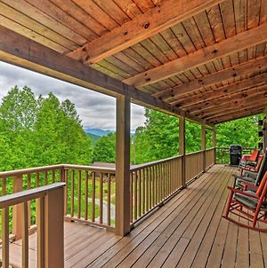 Bryson City Cabin With Private Hot Tub And Pool Table! Exterior photo