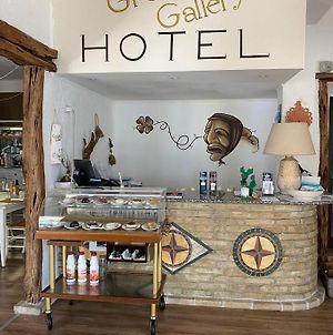 Green Gallery Hotel And Restaurant Muravera Exterior photo