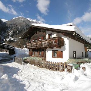 Welcoming Holiday Home With Garden In Tyrol Matrei in Osttirol Exterior photo