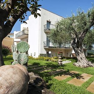 Villa Collina Giardini Naxos Exterior photo