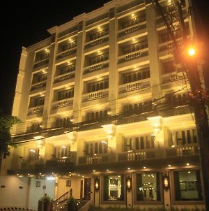 Herald Suites Polaris - Multiple Use Hotel Μανίλα Exterior photo