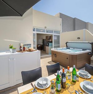 Summer Breeze Penthouse With Private Hot Tub & Terrace With Panoramic Views, By Getawaysmalta Διαμέρισμα Mellieħa Exterior photo