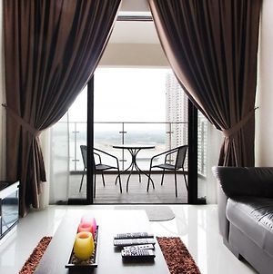 Cozy, High-Floor 2Br Suite At Country Garden Danga Bay, Free Parking Τζόχορ Μπάχρου Exterior photo