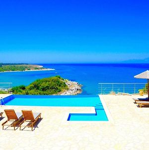Beachfront Villa Seasun By Mediterraneanvillas Άγιος Σπυρίδωνας Exterior photo